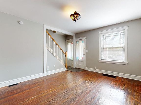 4th image of 3335-3337 Salena St