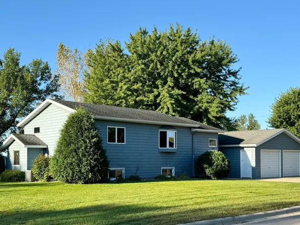 314 W 7th Ave, Milbank, SD 57252