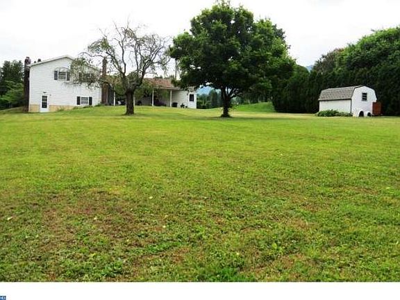 3rd image of 134 Fairview Ln