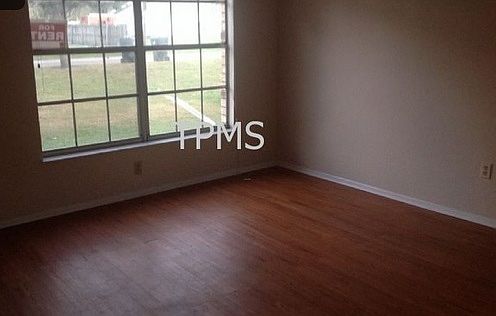 2nd image of 1904 Park Manor Dr