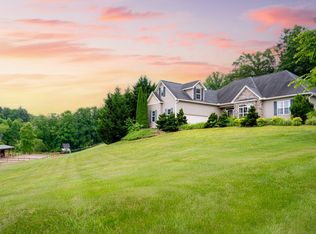 40 Charles Marlowe Dr, Fairview, NC 28730
