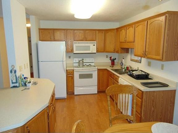3rd image of 1405 Lodge Pine Walk