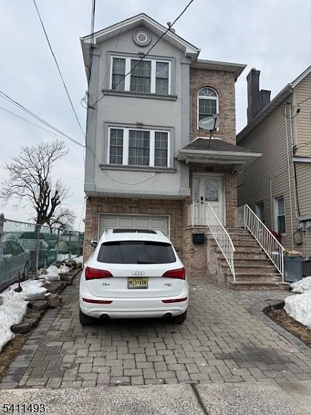 1st image of 949 Olive St