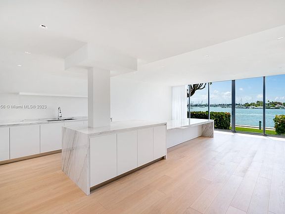 4th image of 1000 Venetian Way Townhouse #109