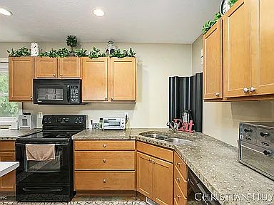 5th image of 827 Bridge St NW APT D