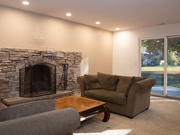 3rd image of 6106 Scott Ln