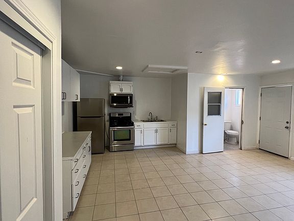 4th image of 1280 Wingate Pl #B