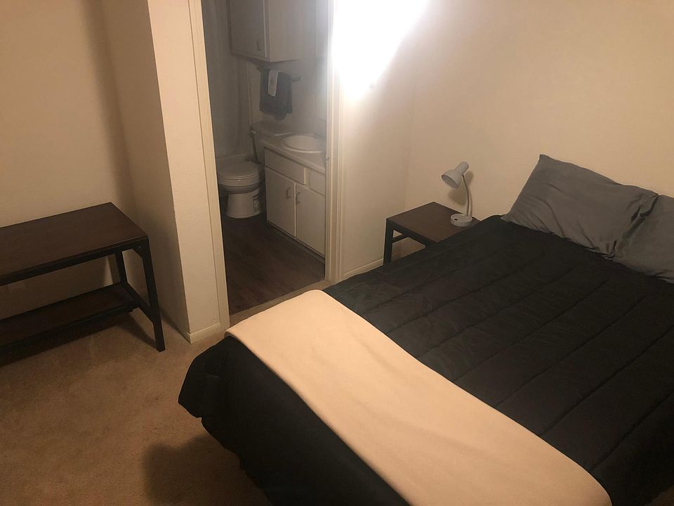 1st image of 3625 E 10th St #811