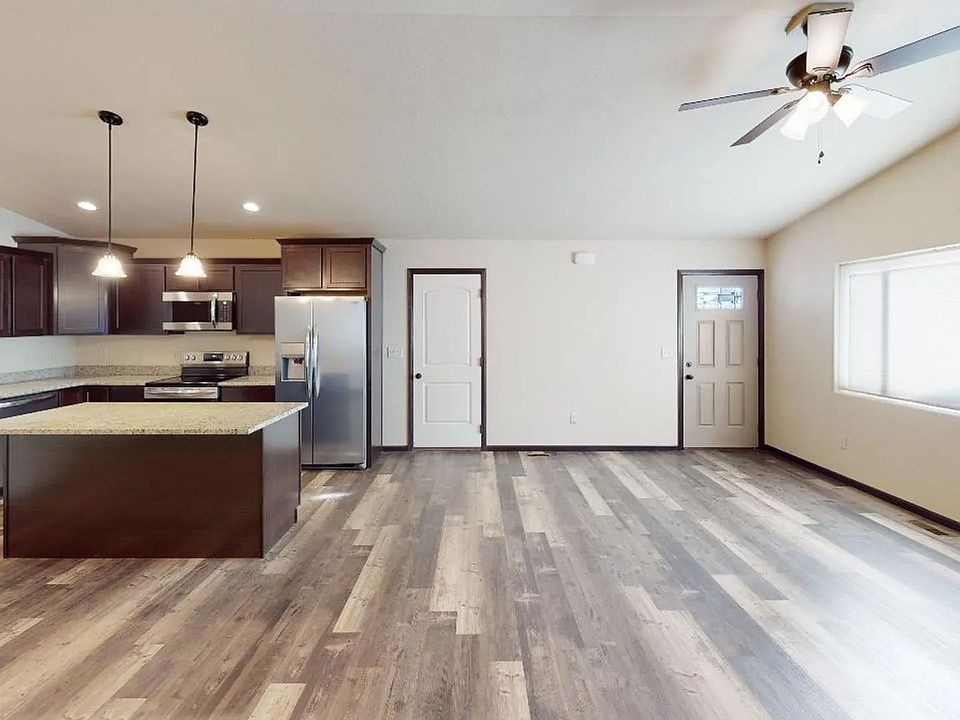 1st image of 598 Westwind Rd