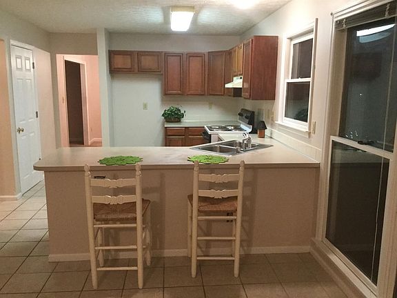 3rd image of 1220 Speculator Ct