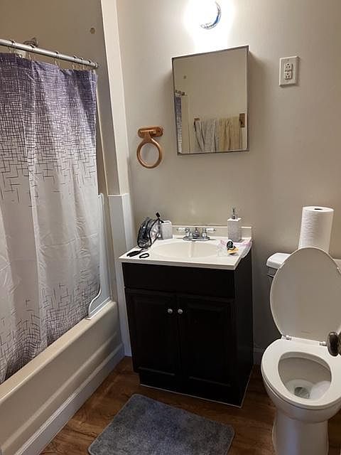2nd image of 2122 22nd St #1