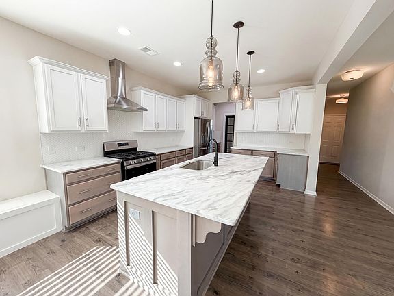 2nd image of 512 Killdeer Rd