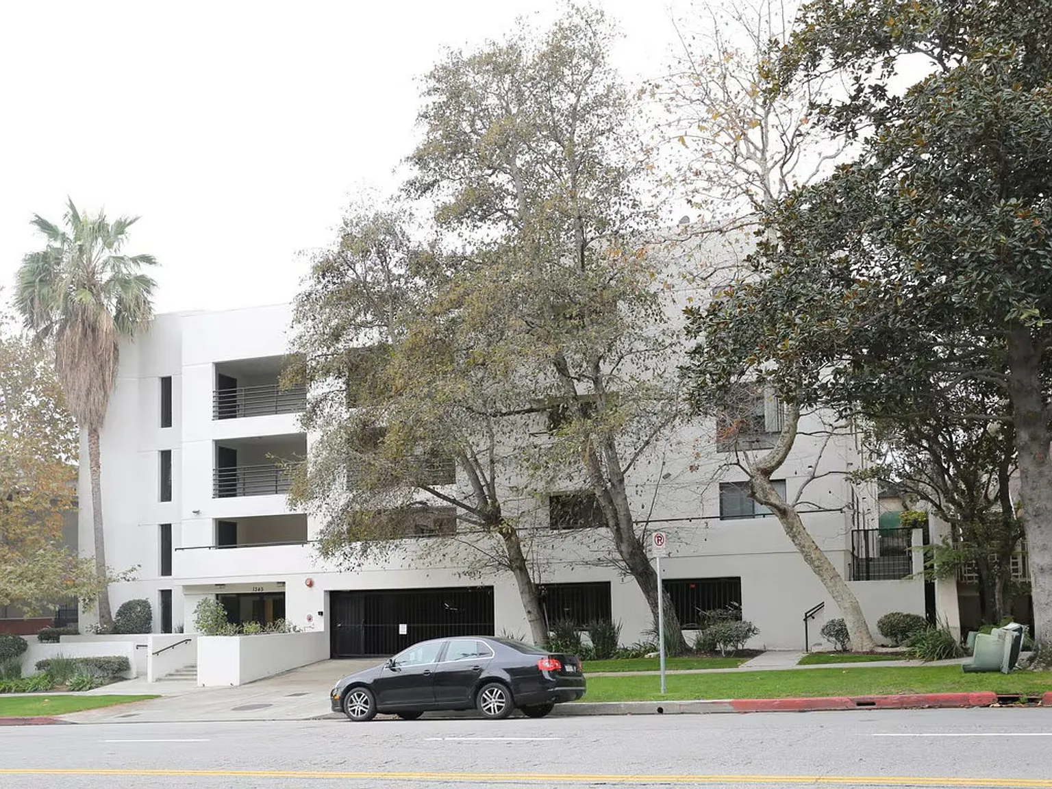 1345 Beverly Glen Blvd — Photo 2
