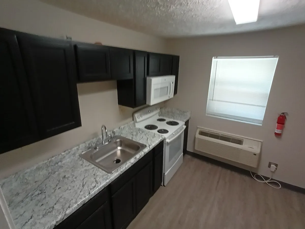 Building Photo - 427 Princeton St #8