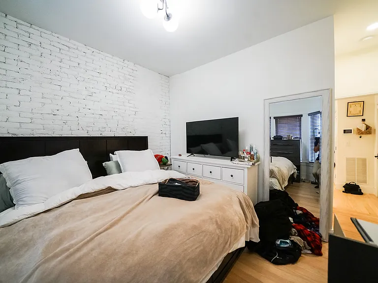 308 Saratoga St — Photo 11