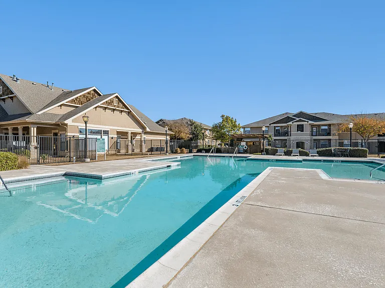 Pecan Creek on McKinney Apartments — Photo 18