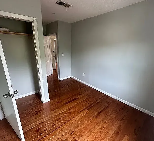 842 Congress Ave #3 — Photo 10