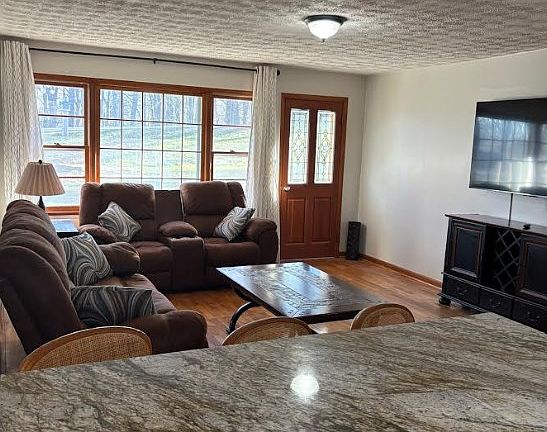 5th image of 222 Sugar Creek Rd