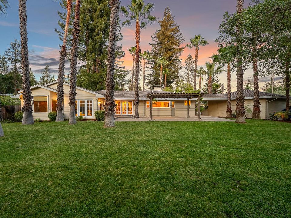 1st image of 541 Sunset Drive