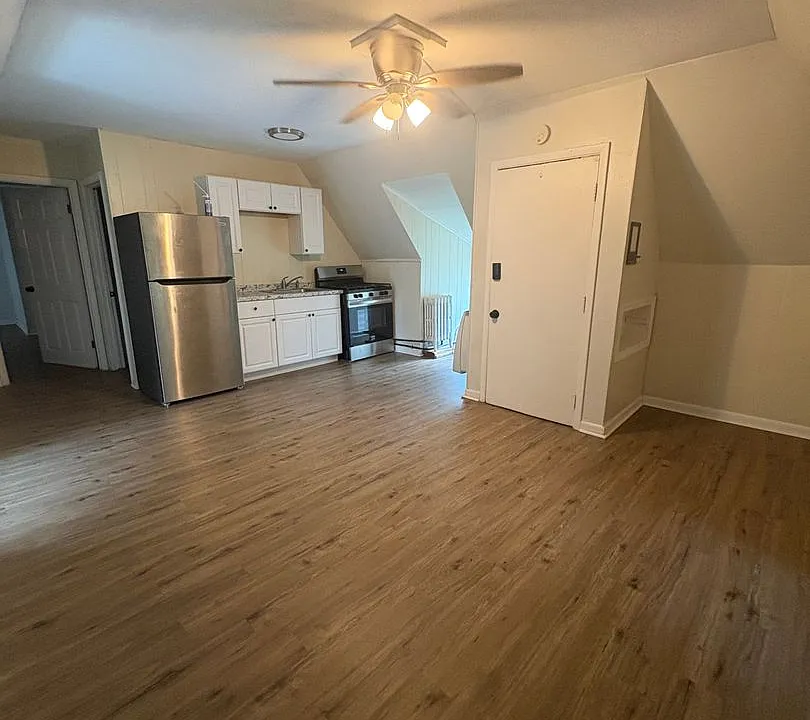 207 Main St