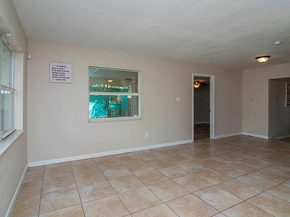 5th image of 5233 Jasmine Cir
