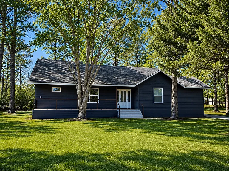 1207 Yacht Club Rd — Photo 1
