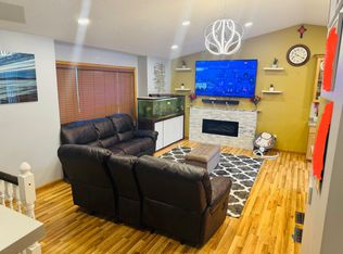 525 Tower Pond Ct, Anoka, MN 55303