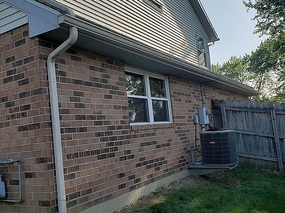 4th image of 8634 Deer Haven St