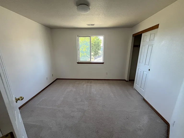 817 NE 72nd Ave — Photo 6