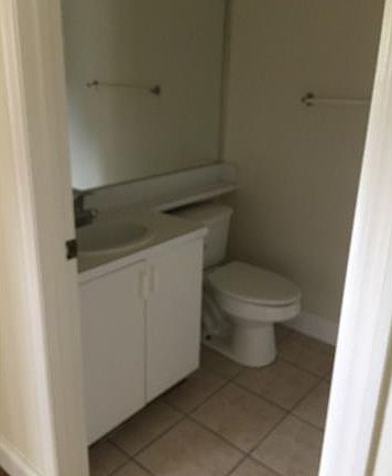 5th image of 8950 Colonnades Ct E APT 827