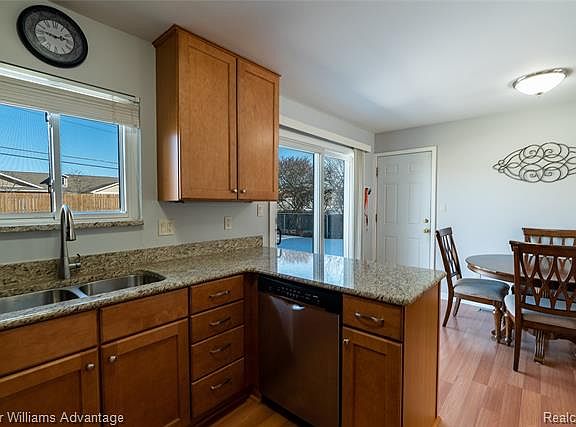 3rd image of 8460 Buffalo Dr