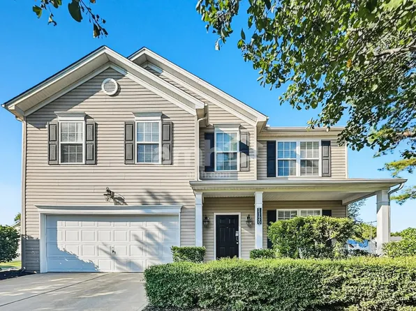 1120 Chalk Hill Ln, Charlotte, NC 28214