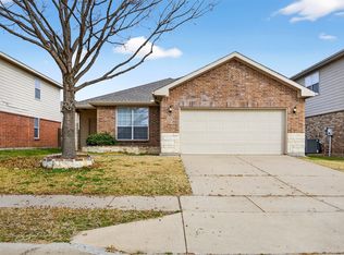 8616 Star Thistle Dr, Fort Worth, TX 76179