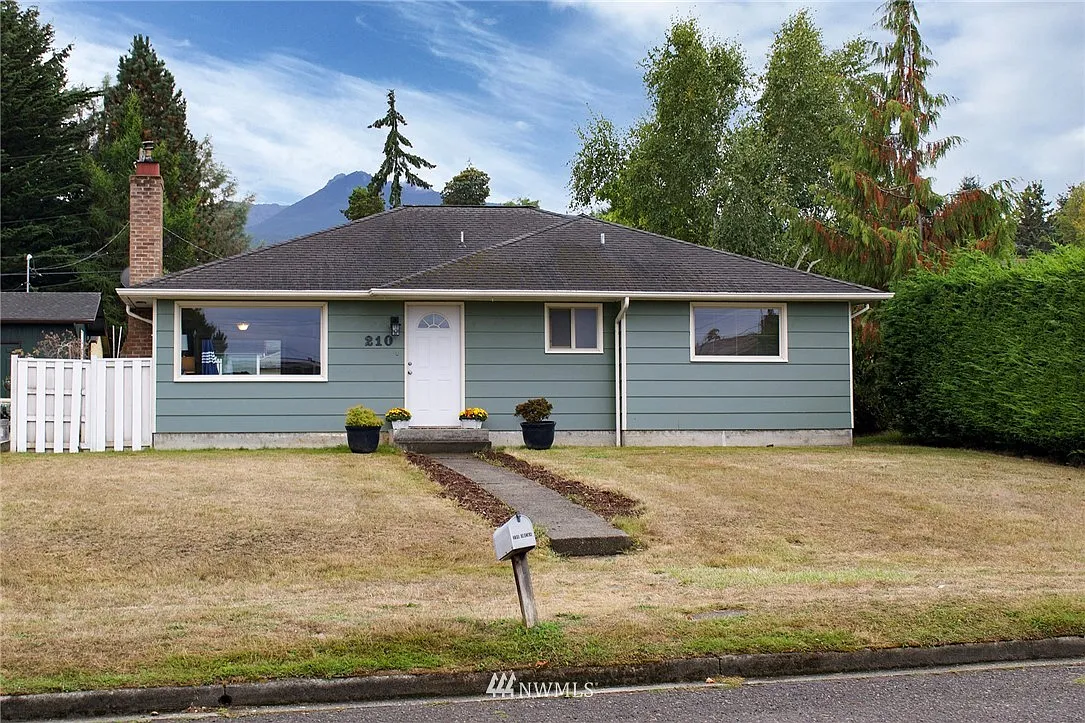 210 Orcas Avenue photo 1