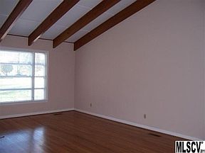 5th image of 605 2nd Avenue Pl NE