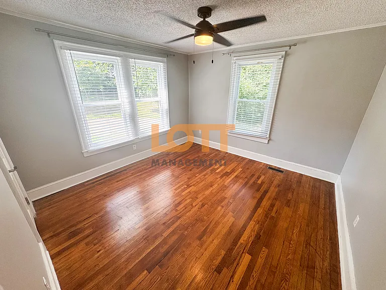 106 E C Ave — Photo 9