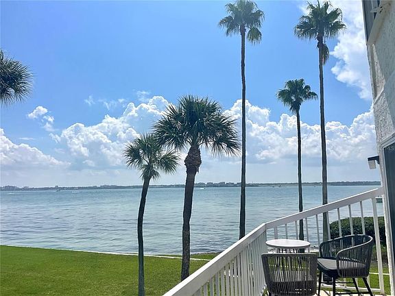3rd image of 1451 Gulf Blvd APT 204