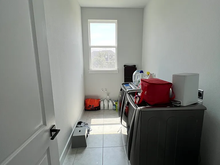 472 Cortaro Dr — Photo 16