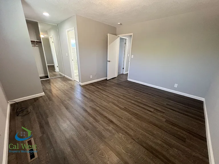 1567 Oriole Ave — Photo 23