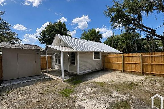 3rd image of 5168 Crooked Ln