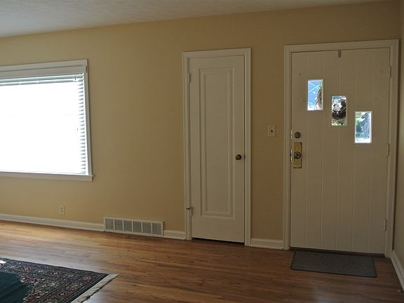 3rd image of 52097 Central Ave