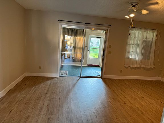 5th image of 11740 Windbourne Ct