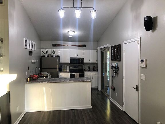 5th image of 1300 Wilhelmina Dr