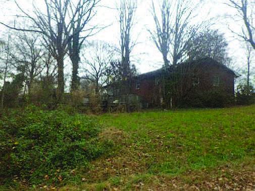 2nd image of 1609 Dogwood Ln