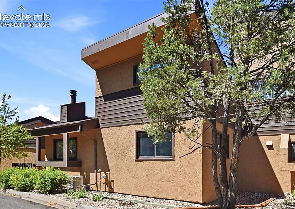 1st image of 806 Pebblewood Dr