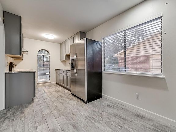 5th image of 1522 Deepwood Dr