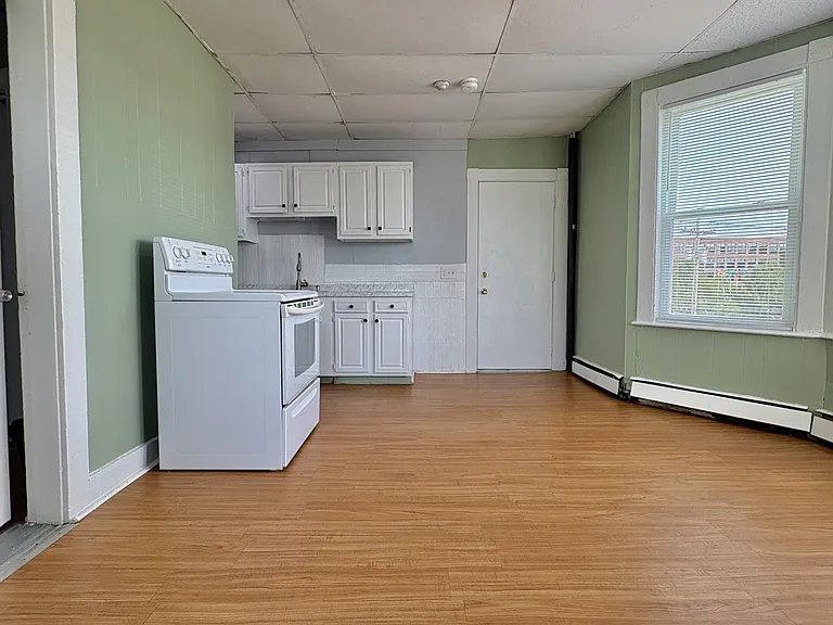 69 Lincoln St #14 — Photo 6