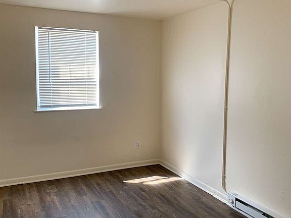 3rd image of 833 Continental Ct #3