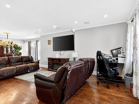 5th image of 139 Dalton St