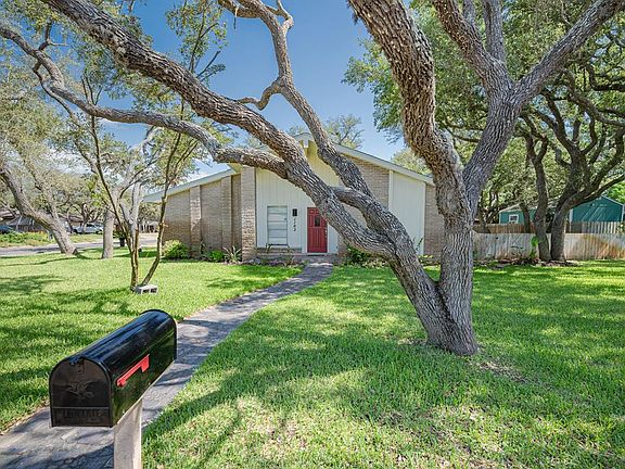 4th image of 1102 S Paisano Dr